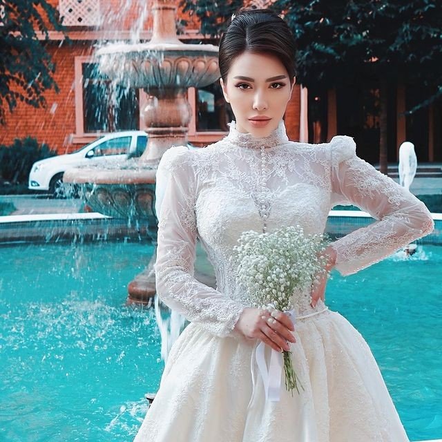 Зарина Низомиддинова опубликовала фото в свадебном платье