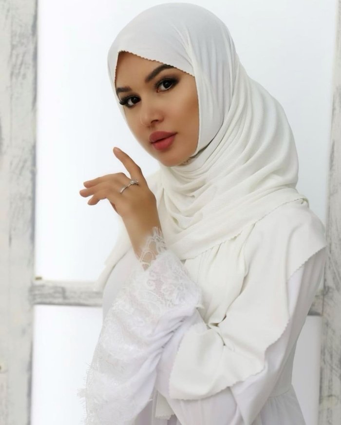Актриса Феруза Норматова рассказала, что надела хиджаб