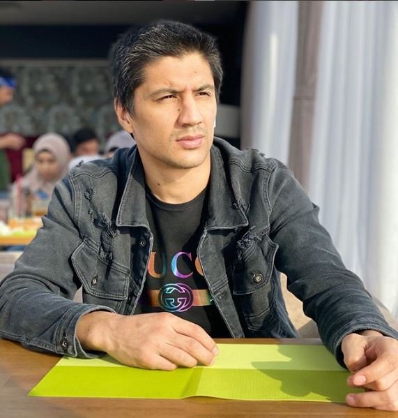 Узбекские актеры и актрисы со своими образами в клипах (Видео)
